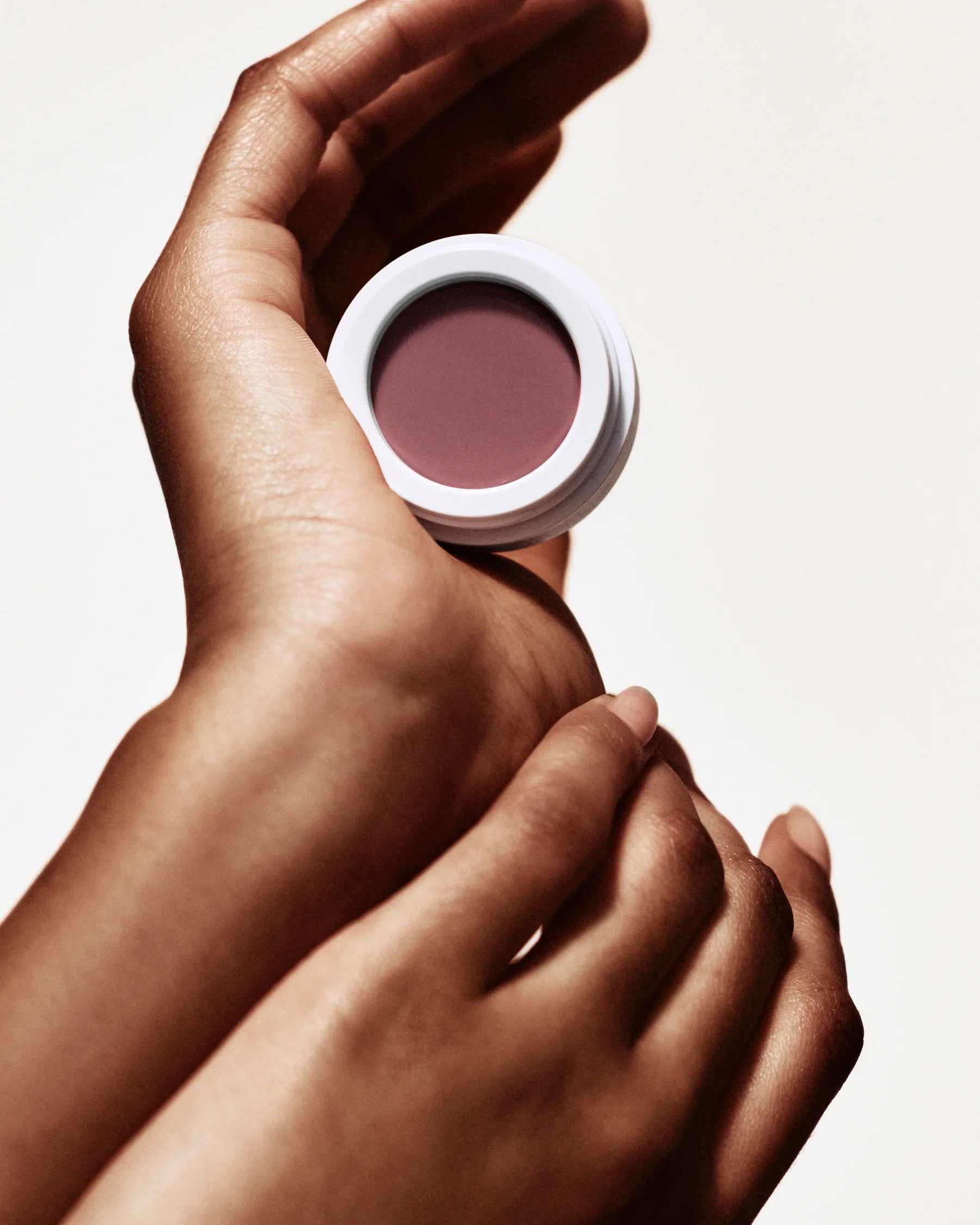 All Over Colour Sisserou - Dusty Mauve Taupe (5g)