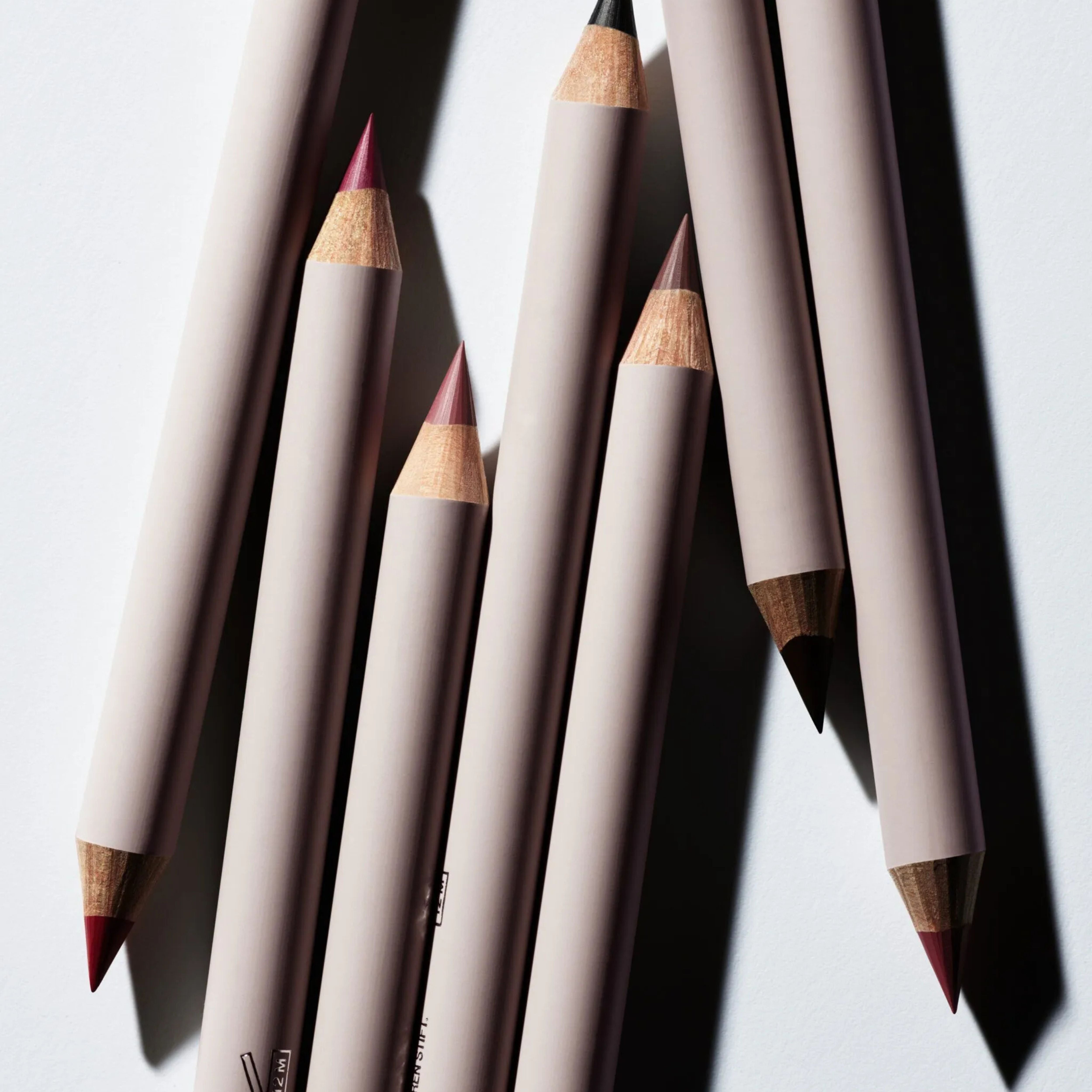 Eye & Lip Definer Castel Matte Finish -(1.5g)
